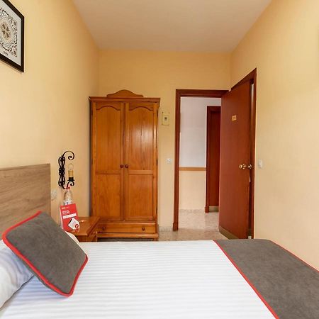 Oyo Hostal El Paisano Утрера Екстериор снимка