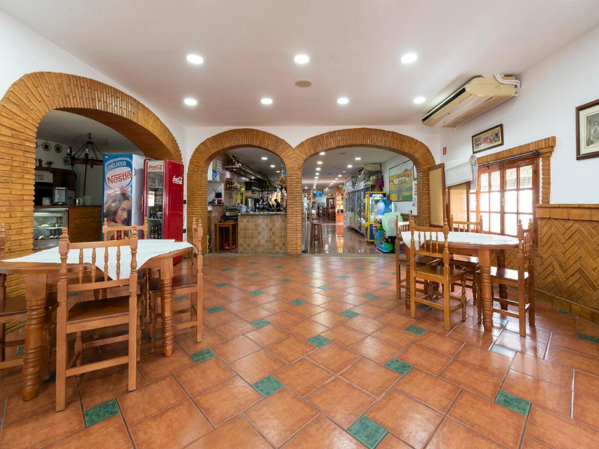 Oyo Hostal El Paisano Утрера Екстериор снимка
