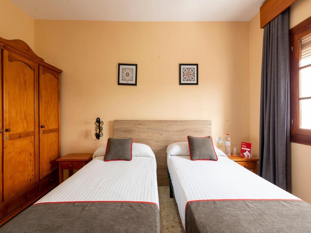 Oyo Hostal El Paisano Утрера Екстериор снимка