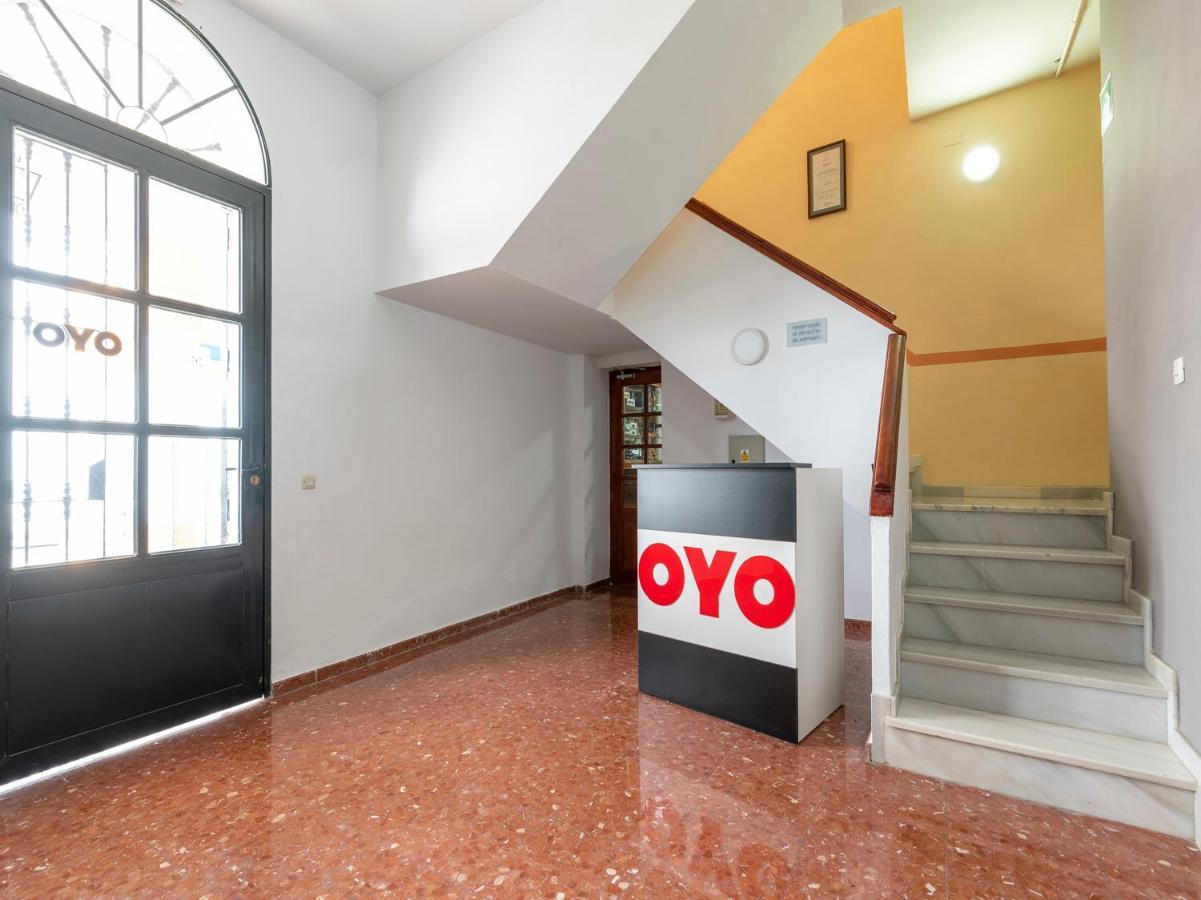 Oyo Hostal El Paisano Утрера Екстериор снимка