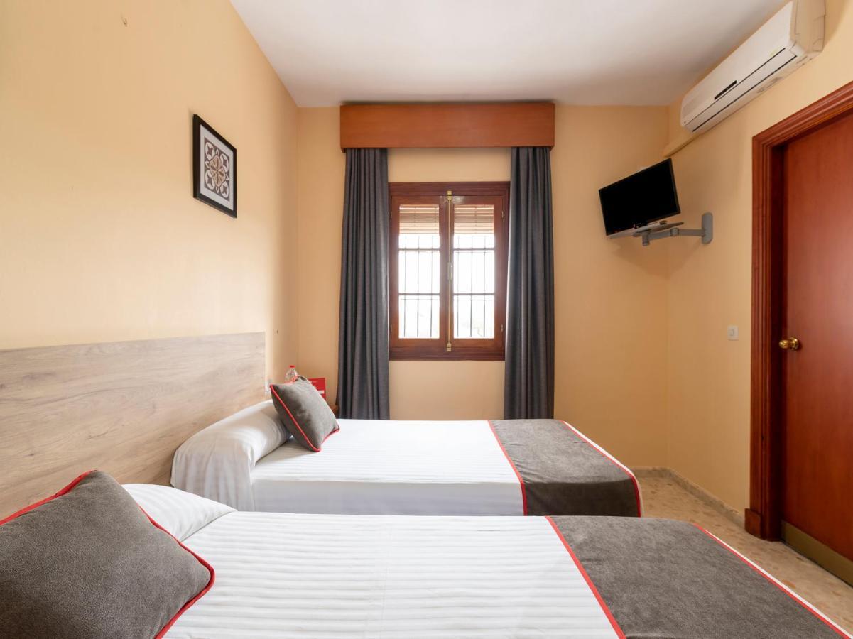 Oyo Hostal El Paisano Утрера Екстериор снимка