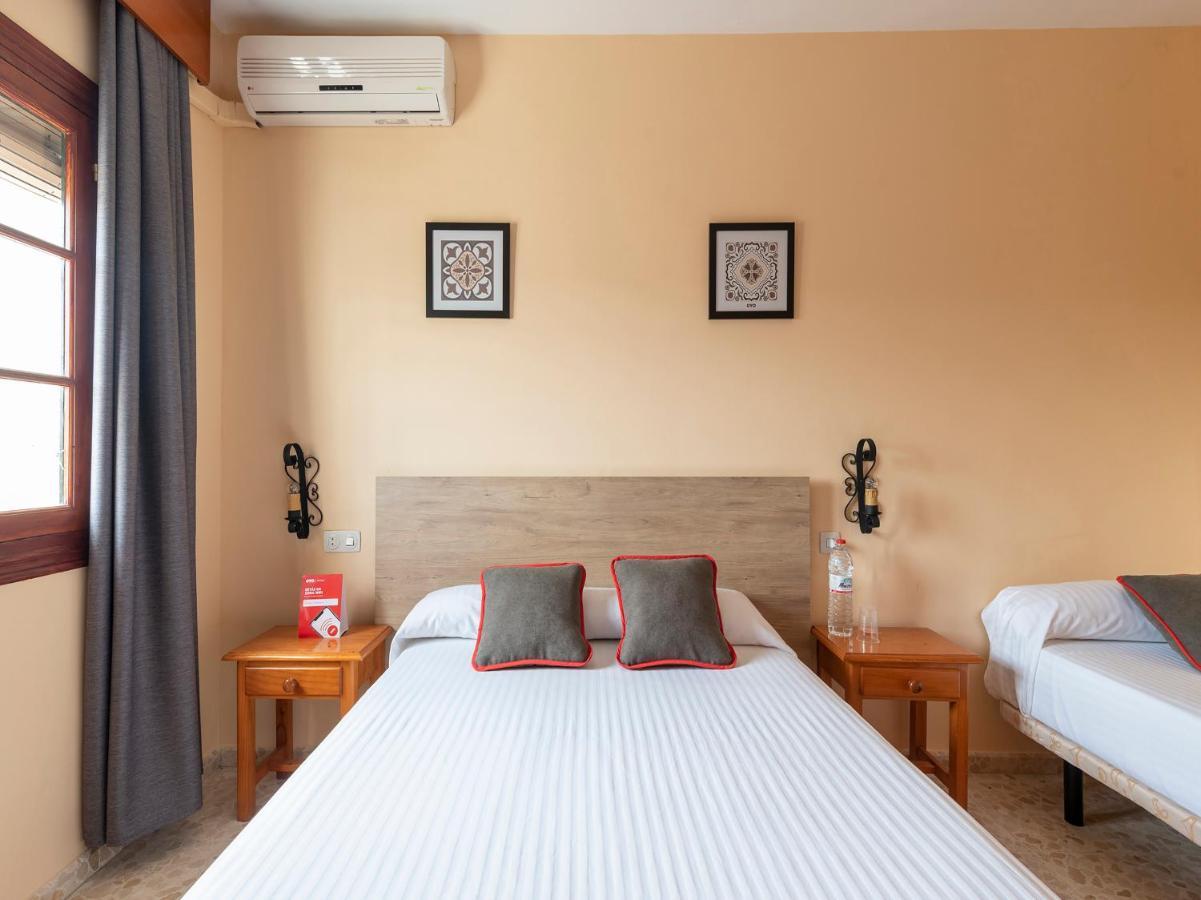 Oyo Hostal El Paisano Утрера Екстериор снимка
