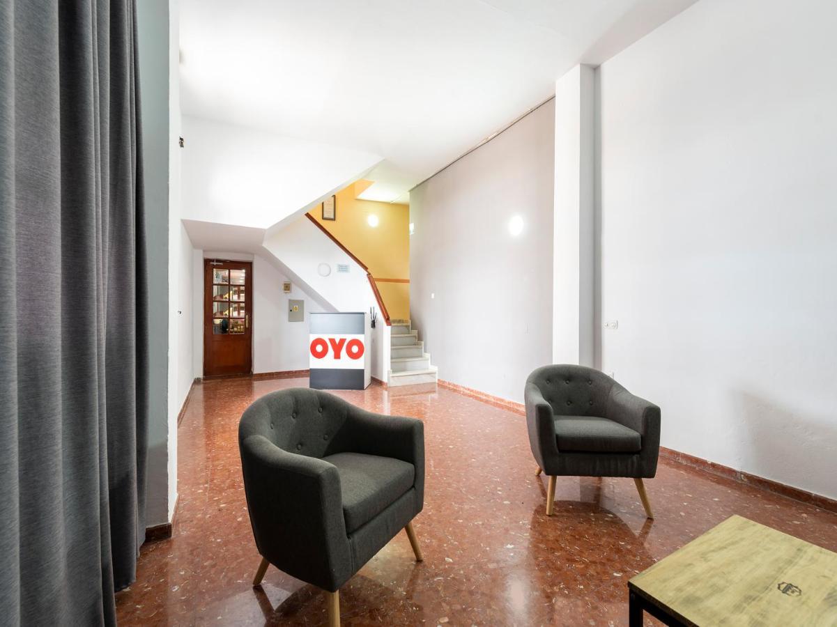 Oyo Hostal El Paisano Утрера Екстериор снимка