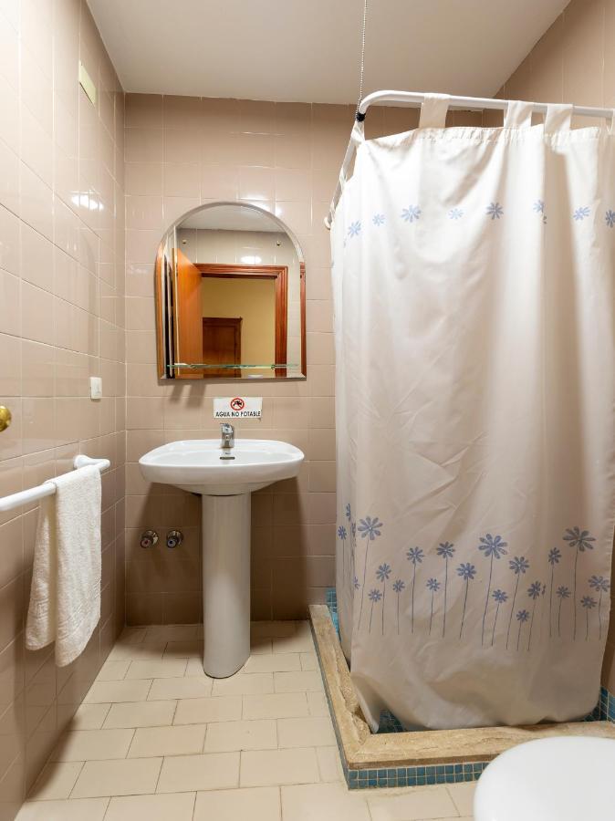Oyo Hostal El Paisano Утрера Екстериор снимка